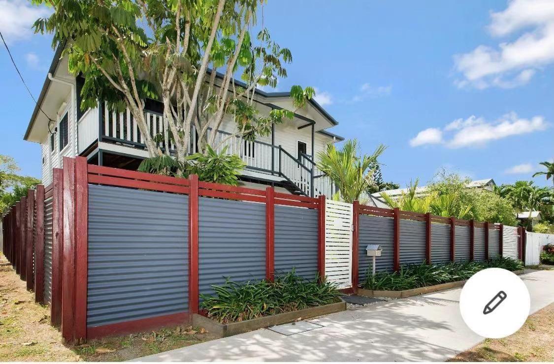 Martyn St House Hotel Cairns Exterior photo